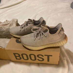 2018 Yeezy Sesame Men's 6.5 Women's 8 🤩